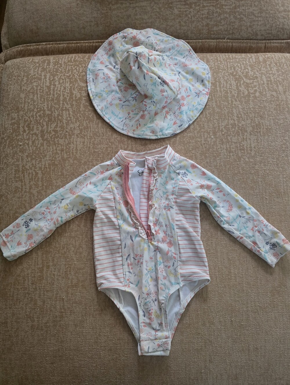 Jessica Simpson Pink and White Floral Long-Sleeve One-Piece with Sun Hat